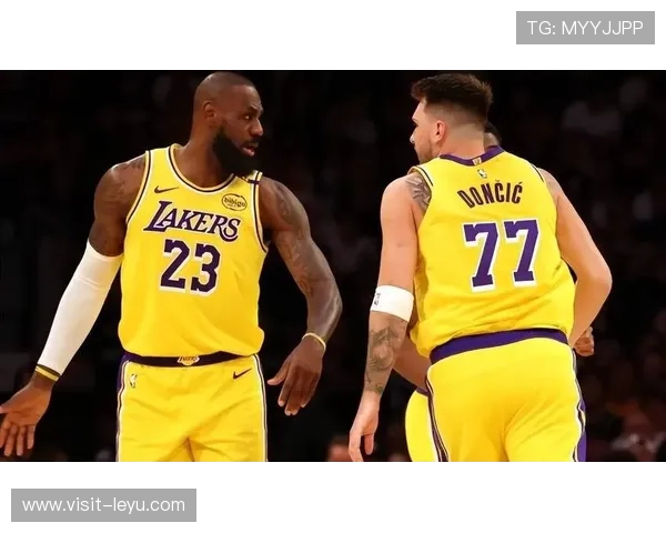 詹姆斯关键时刻爆发率湖人逆转勇士重回西部前四焦点之战再掀高潮